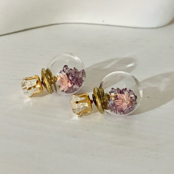 Double sided post earrings with dry flower - Picture 3 of 4